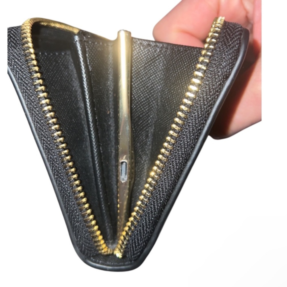 Rechargable wallet - Picture 6 of 10